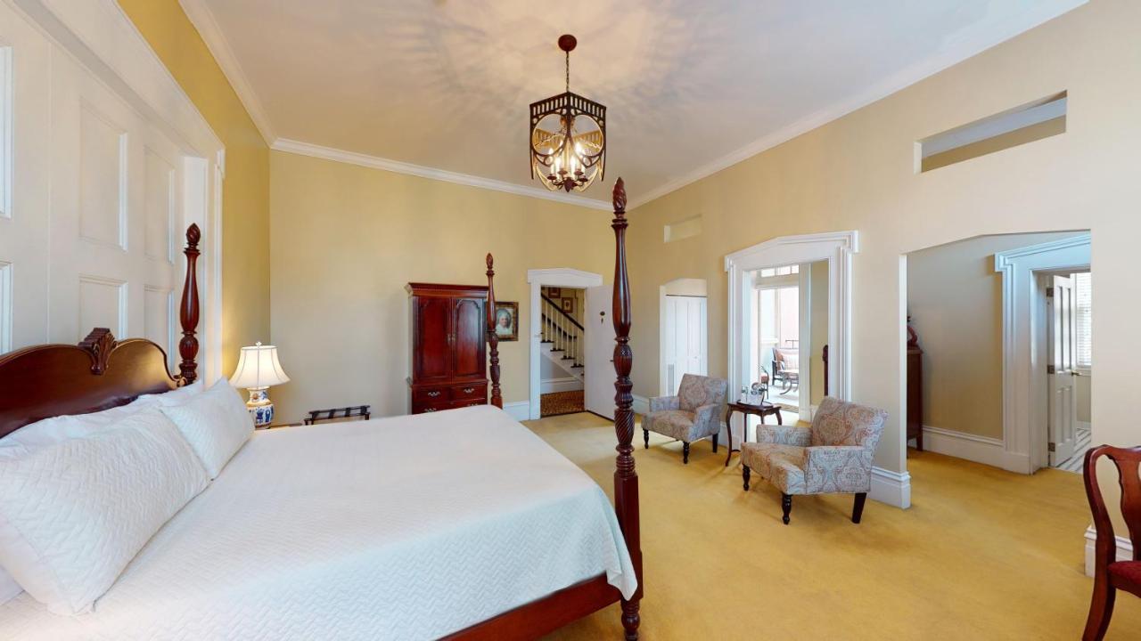 The Presidents' Quarters Inn Savannah Exterior photo