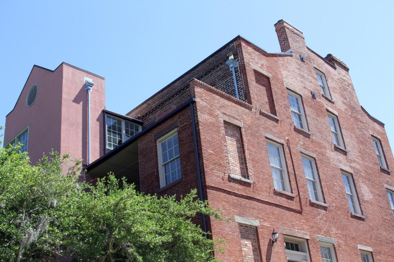 The Presidents' Quarters Inn Savannah Exterior photo
