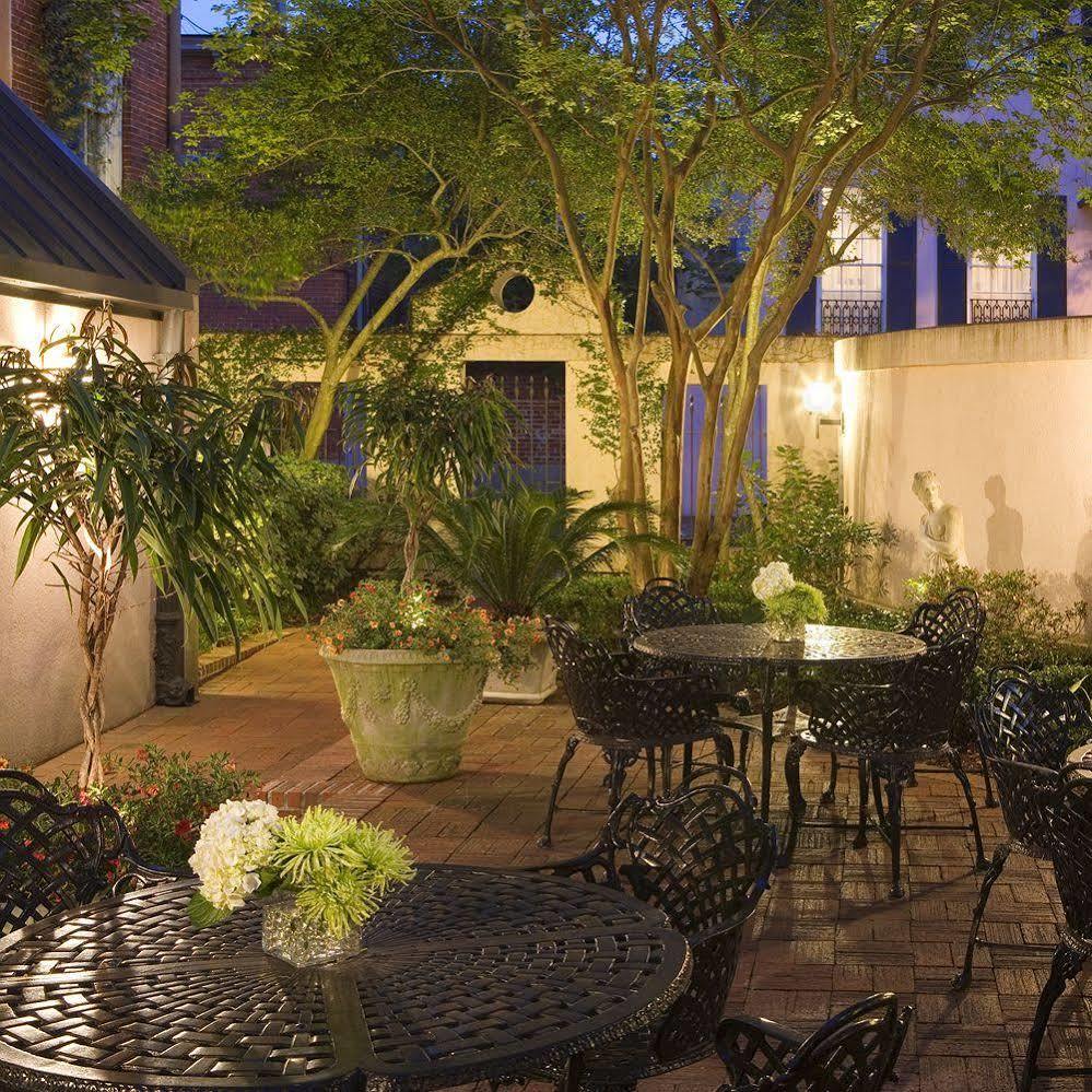 The Presidents' Quarters Inn Savannah Exterior photo