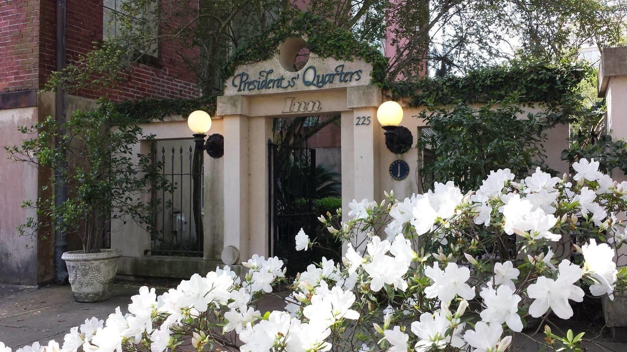 The Presidents' Quarters Inn Savannah Exterior photo